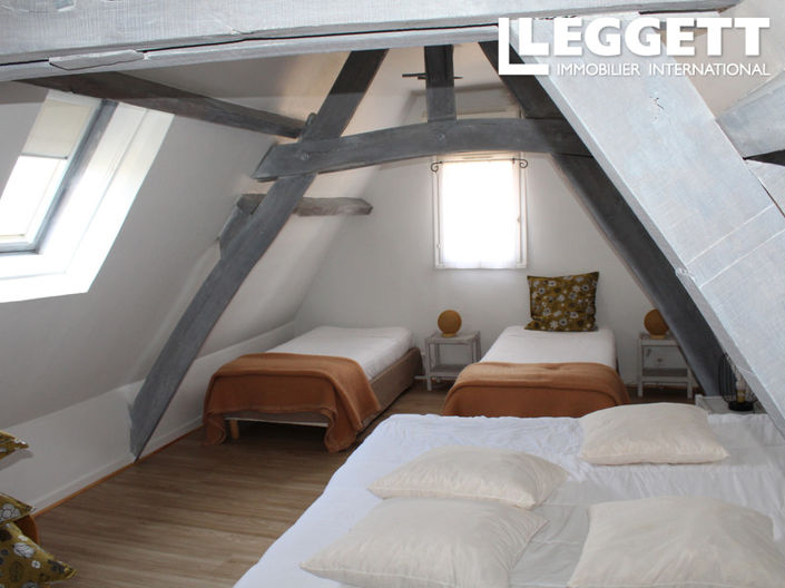 Image No.9-11 Bed House for sale