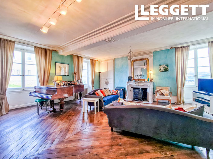 Image No.1-7 Bed House for sale