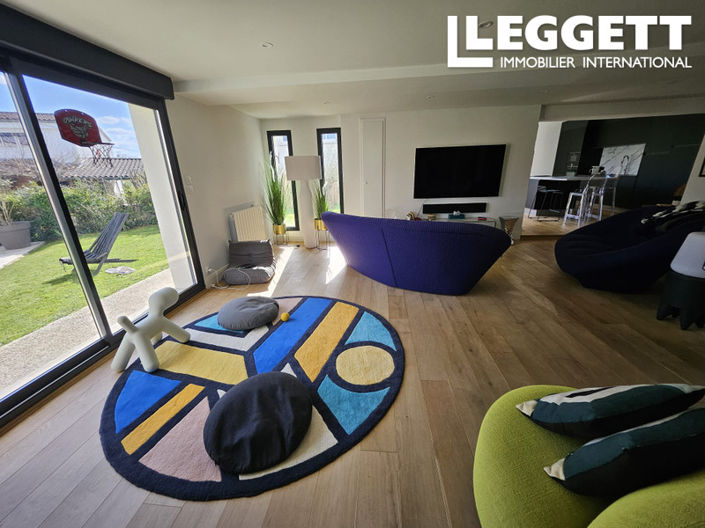 Image No.1-4 Bed House for sale