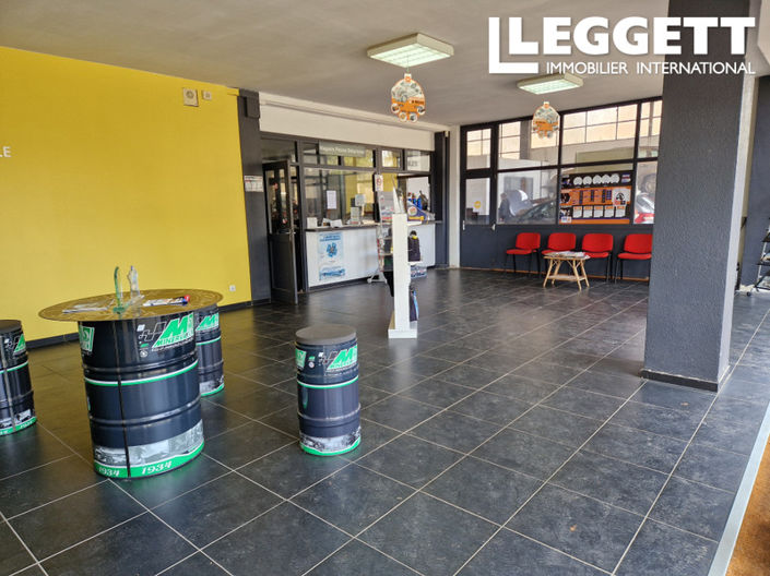 Image No.3-Commercial à vendre à Le Vigen