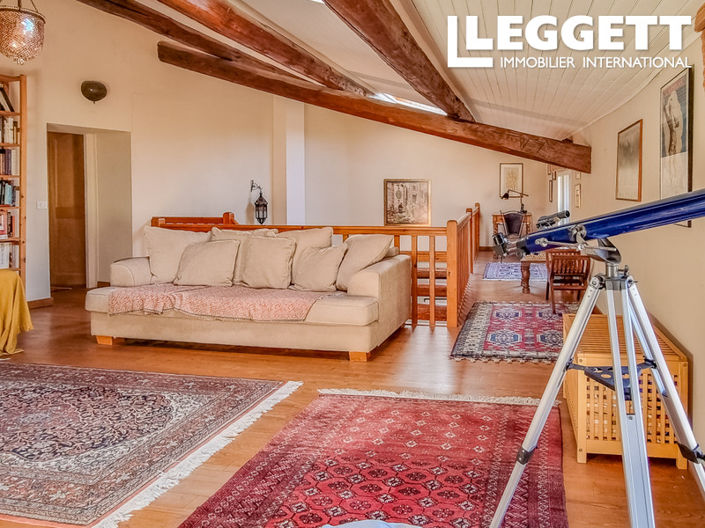 Image No.8-3 Bed House for sale