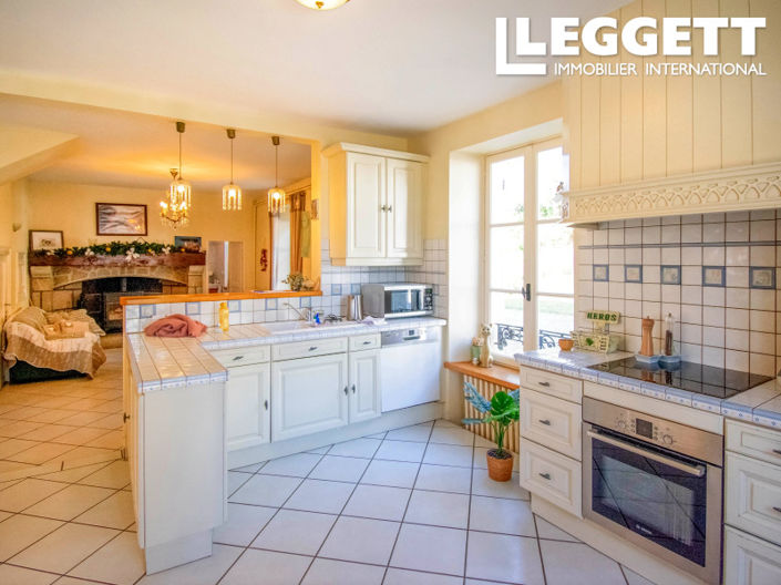 Image No.7-9 Bed House for sale