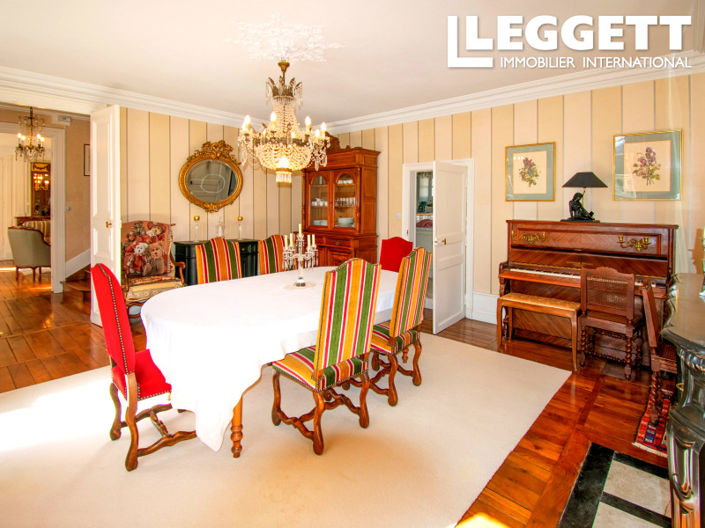 Image No.9-9 Bed Chateaux for sale