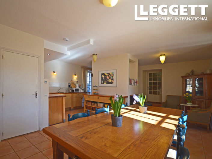 Image No.7-5 Bed House for sale