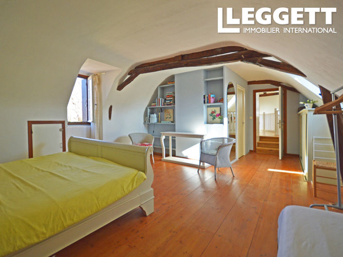 Image No.9-5 Bed House for sale