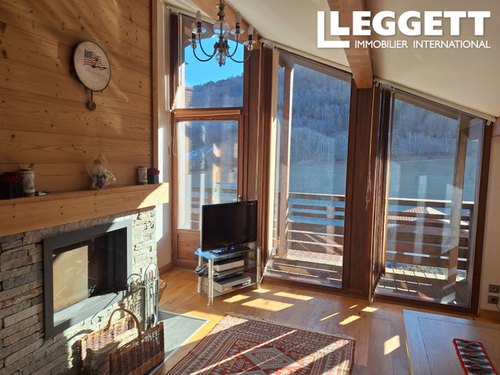 Image No.3-6 Bed House for sale