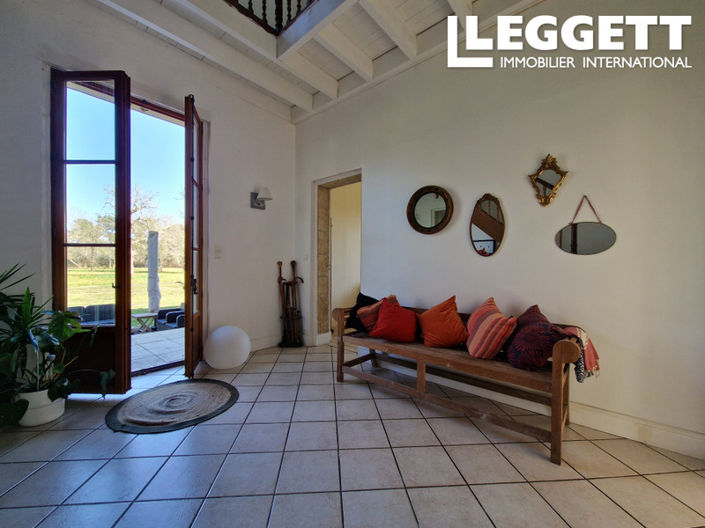 Image No.8-5 Bed House for sale