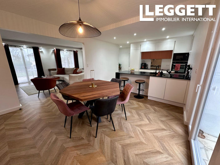 Image No.10-3 Bed House for sale