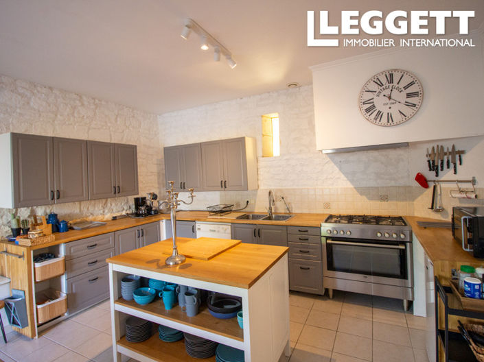 Image No.6-6 Bed House for sale