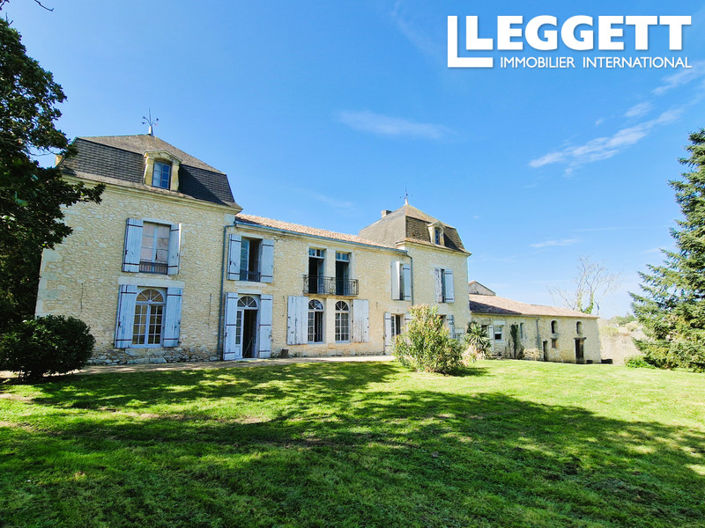 Image No.1-Châteaux de 5 chambres à vendre à Sainte-Foy-la-Grande