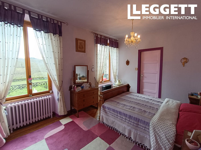 Image No.10-5 Bed House for sale