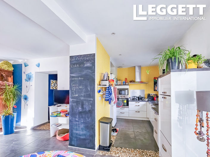 Image No.3-4 Bed House for sale