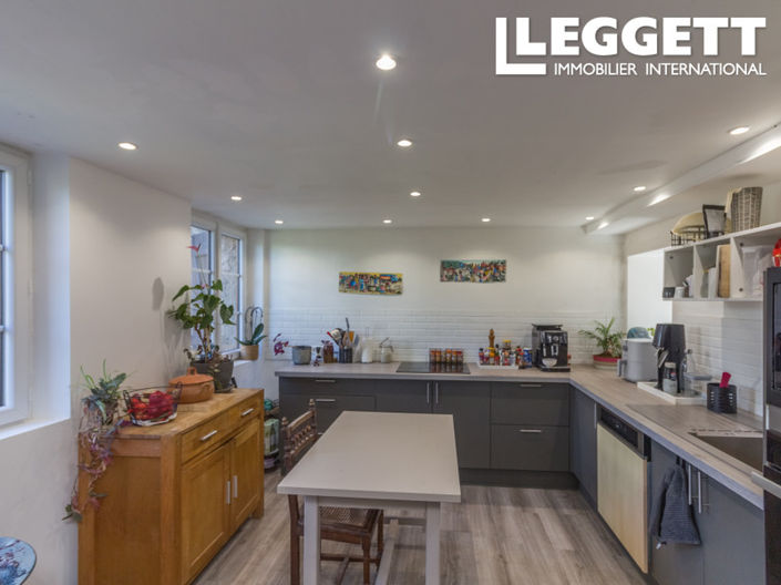 Image No.6-9 Bed House for sale