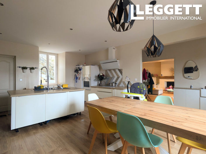 Image No.4-4 Bed House for sale