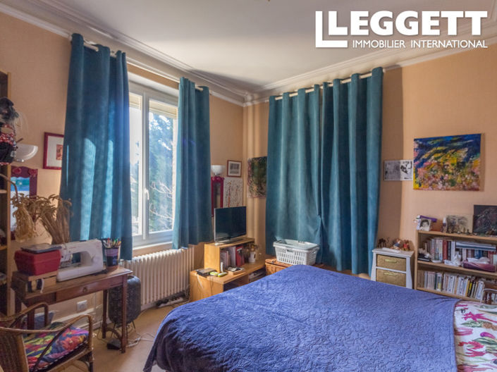 Image No.8-7 Bed House for sale