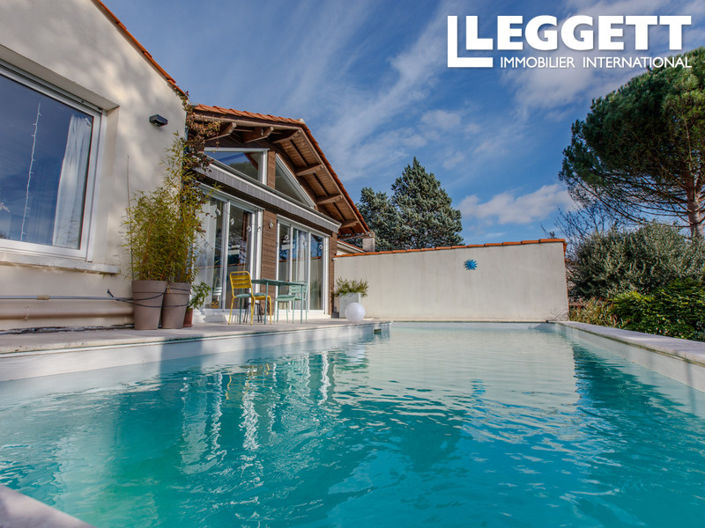 Image No.1-4 Bed House for sale