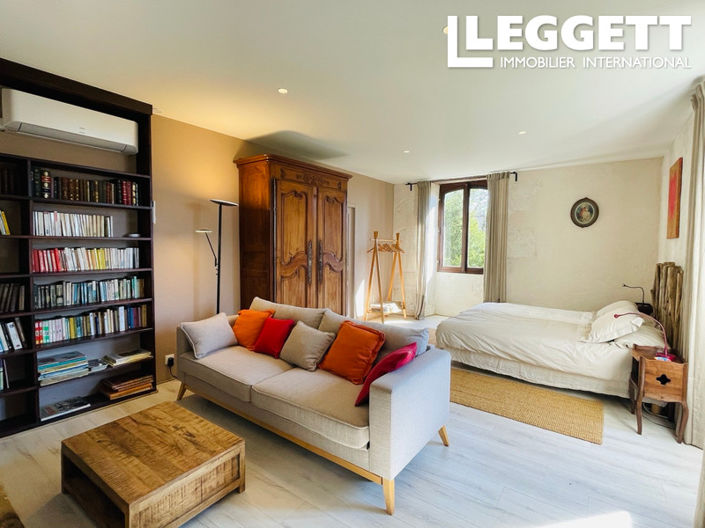 Image No.7-5 Bed House for sale