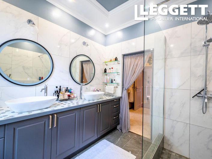 Image No.9-5 Bed House for sale