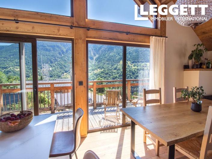 Image No.2-4 Bed House for sale