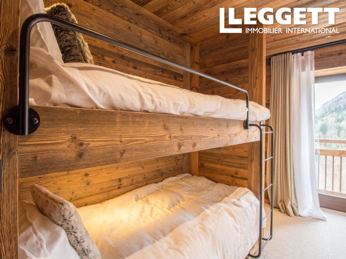 Image No.9-4 Bed House for sale