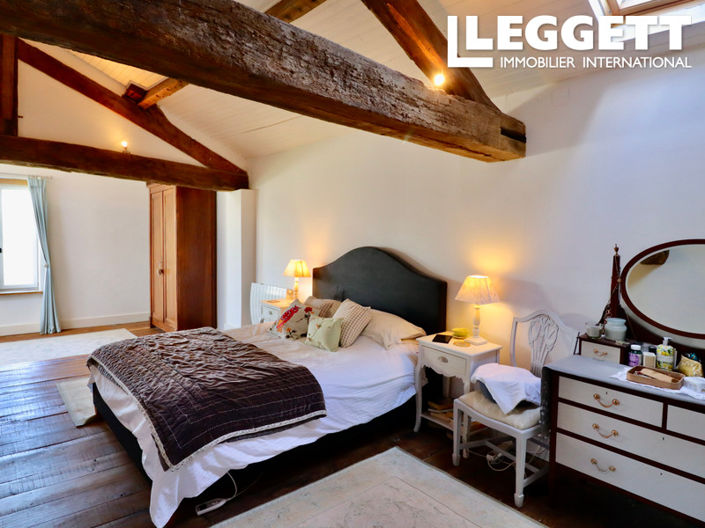 Image No.7-4 Bed House for sale