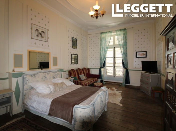 Image No.4-4 Bed Chateaux for sale