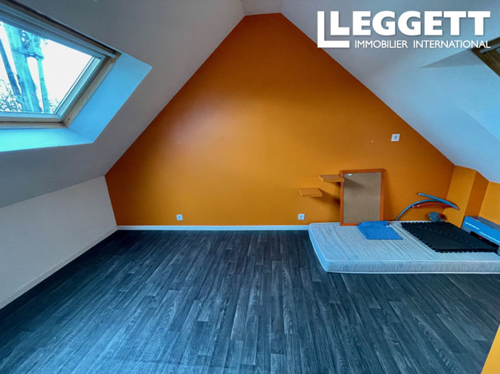 Image No.10-3 Bed House for sale