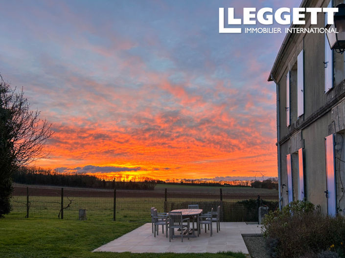 Image No.10-5 Bed House for sale