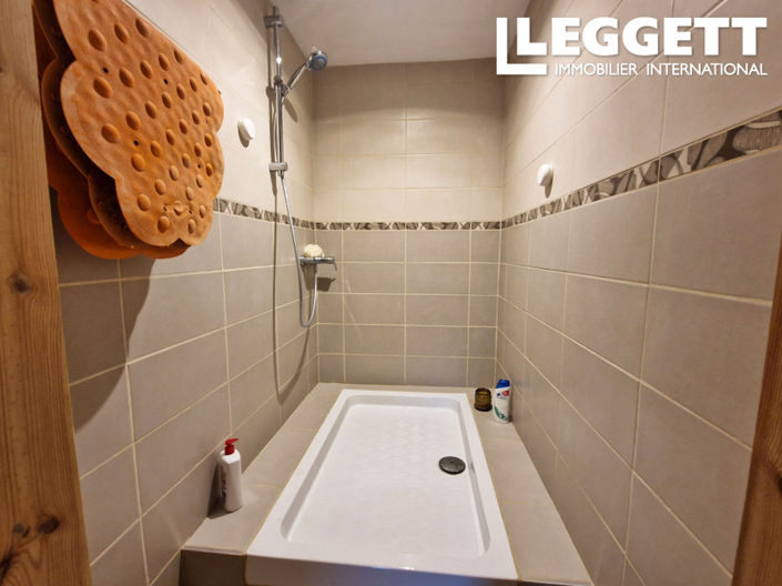 Image No.8-3 Bed House for sale