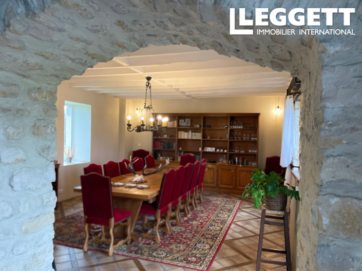 Image No.10-7 Bed House for sale