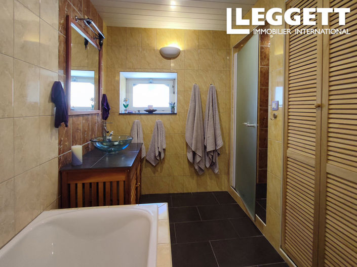 Image No.8-4 Bed House for sale