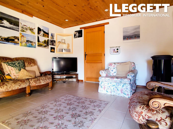 Image No.7-5 Bed House for sale