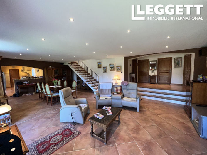 Image No.5-4 Bed House for sale