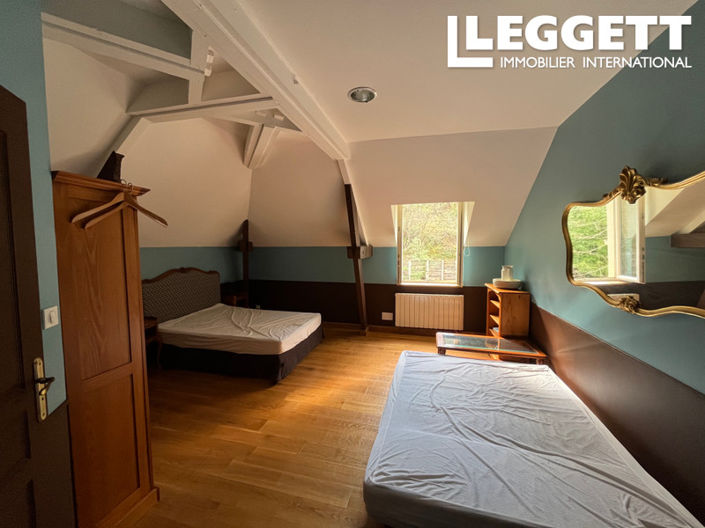 Image No.7-7 Bed House for sale