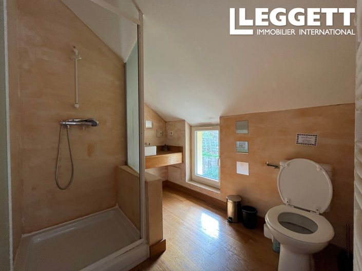 Image No.8-7 Bed House for sale