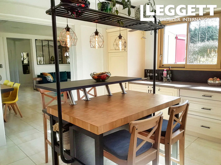 Image No.6-3 Bed House for sale