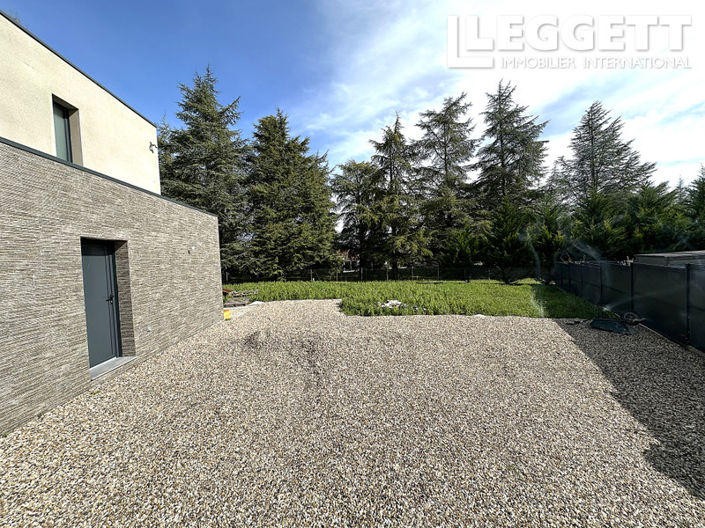 Image No.2-4 Bed House for sale