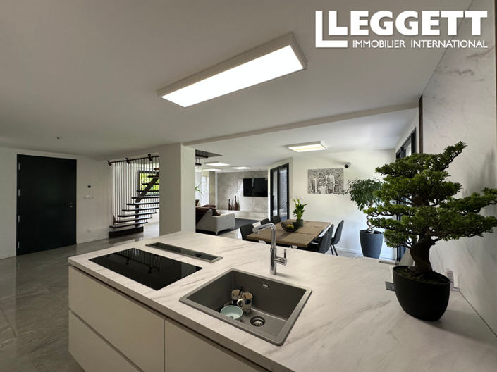 Image No.6-4 Bed House for sale