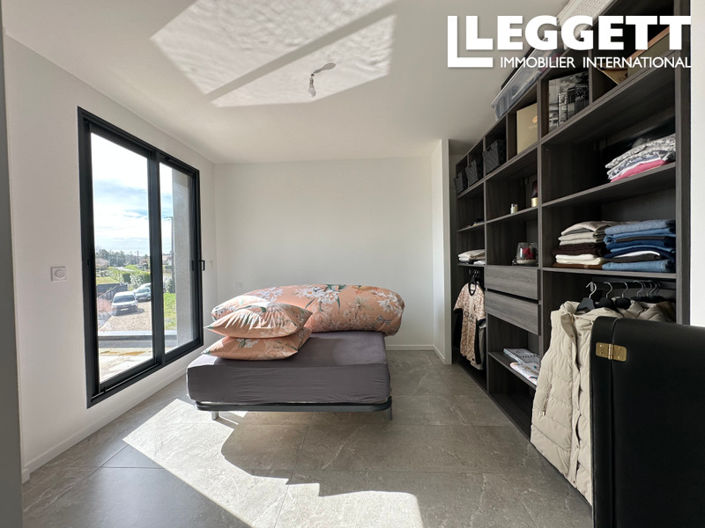 Image No.9-4 Bed House for sale