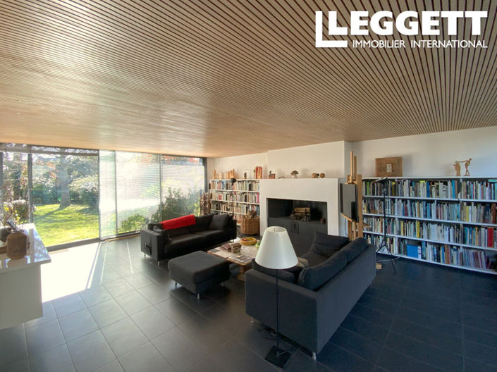 Image No.1-4 Bed House for sale