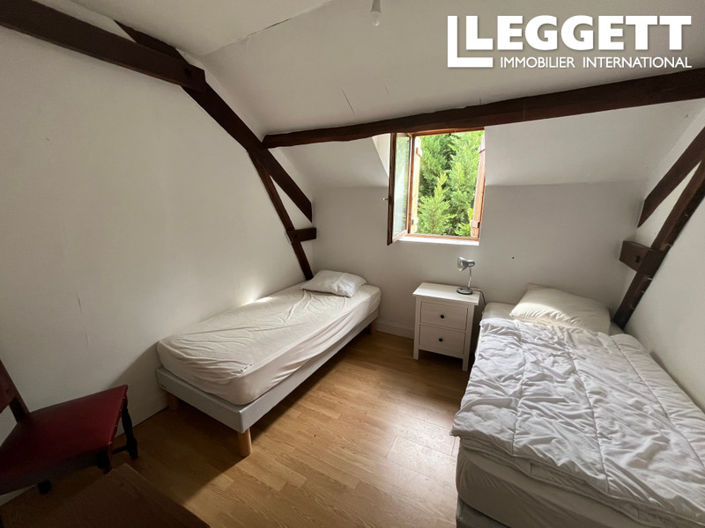 Image No.9-8 Bed House for sale