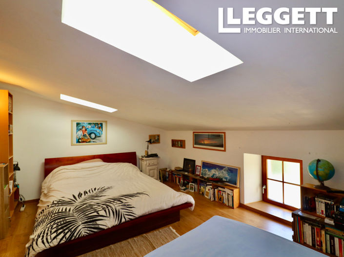 Image No.10-4 Bed House for sale