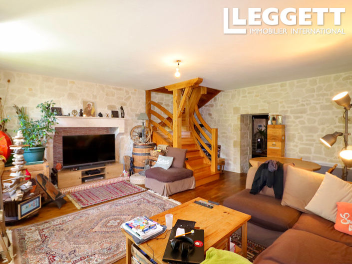 Image No.2-4 Bed House for sale