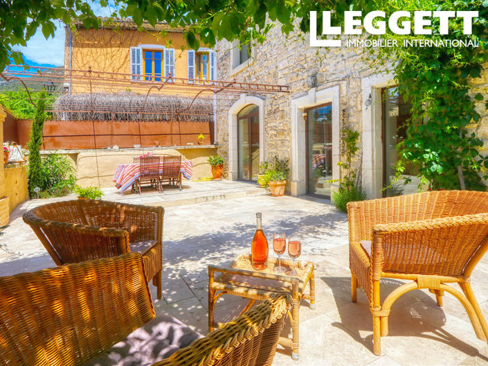 Image No.8-5 Bed House for sale