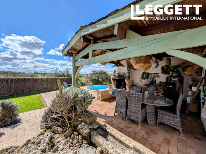 Image No.2-4 Bed House for sale