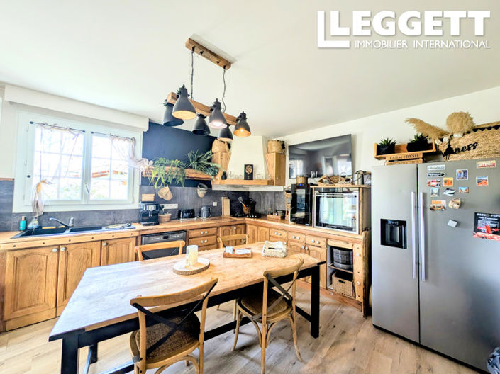 Image No.6-4 Bed House for sale