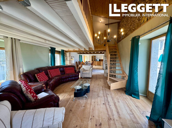 Image No.3-8 Bed House for sale