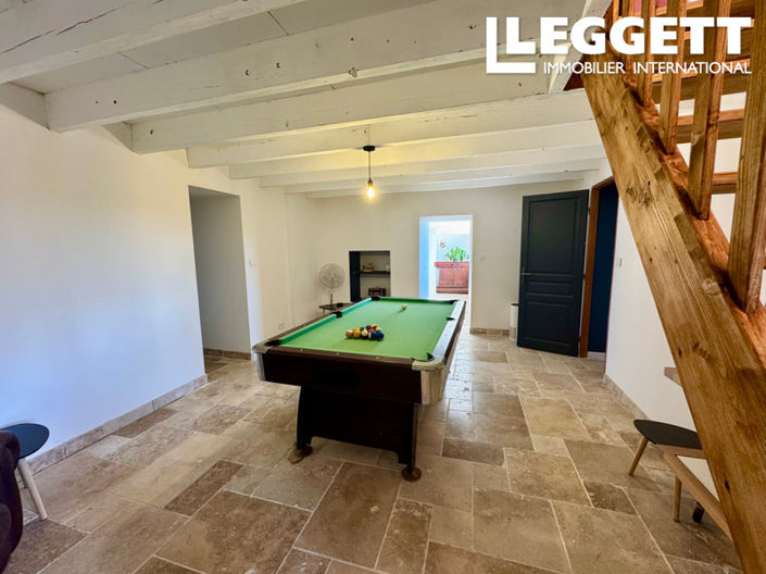 Image No.7-8 Bed House for sale