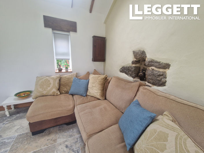 Image No.5-2 Bed House for sale