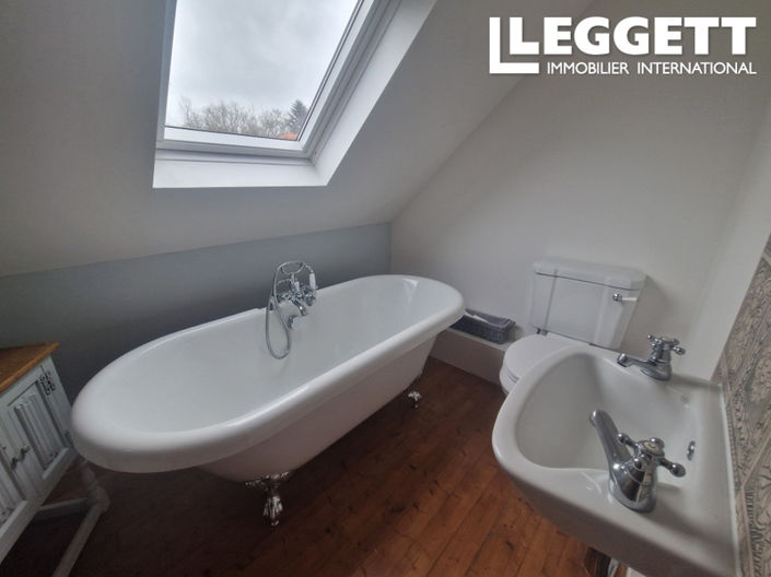 Image No.8-2 Bed House for sale